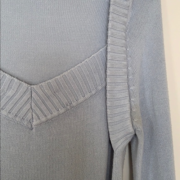 Venus Sweater - Picture 2 of 3